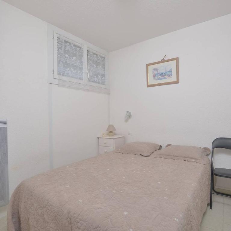 Méditerranée 32 - Appartement T2, immeuble devant la plage, au centre-ville du Grau-du-Roi. 4 personnes - Apartamento de 1 dormitorio - 6