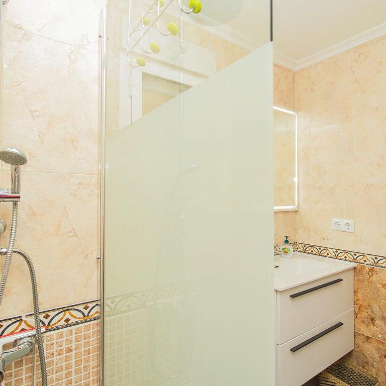 123 Angel Mood Calm - Alicante Holiday - Apartment with Balcony - 9