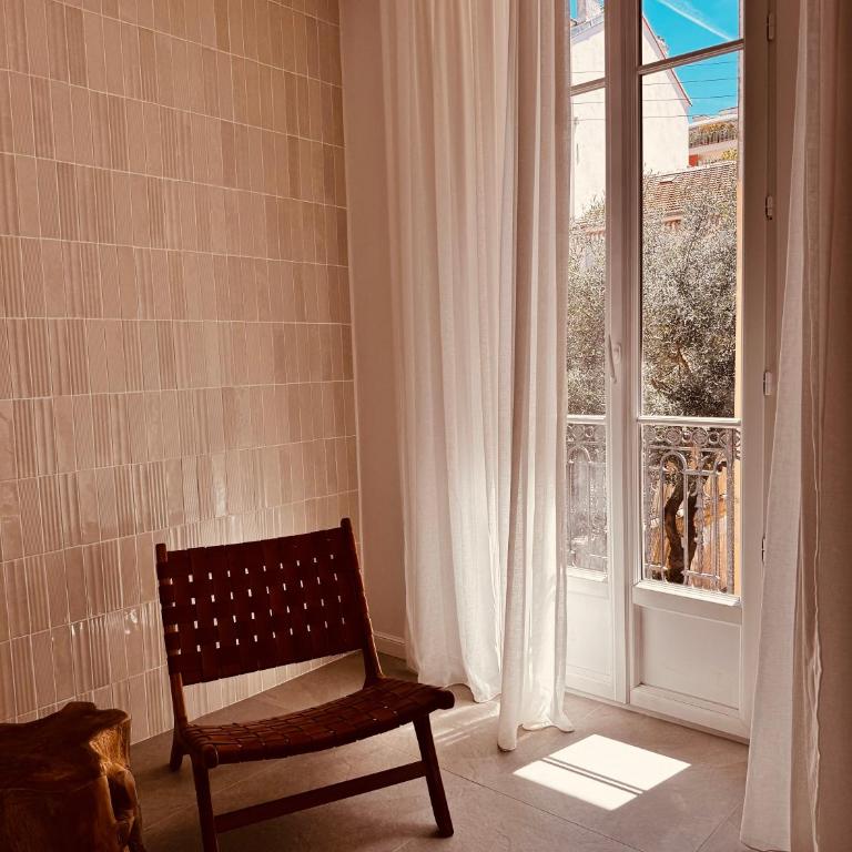 Maison LYO logement Luxe - Suite Deluxe avec Lit King-Size - 11
