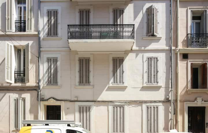Lumineux studio vue Faron - Appartement 1 Chambre - 3