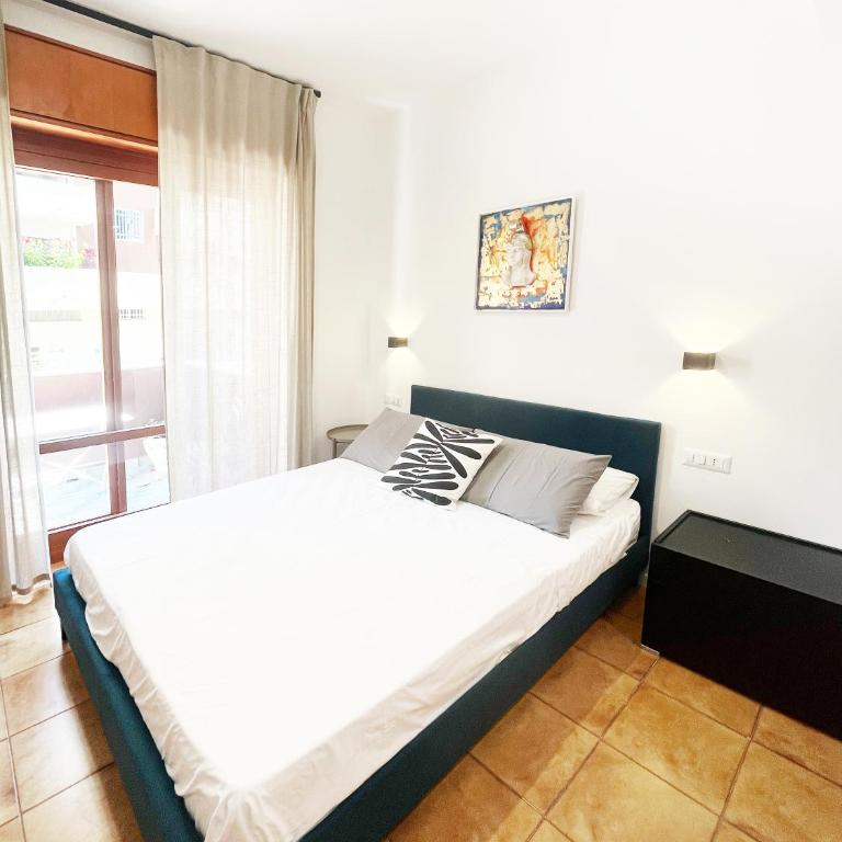 Salerno Place - Design House - Camera Matrimoniale con Balcone (2 Adulti + 1 Bambino) - 6