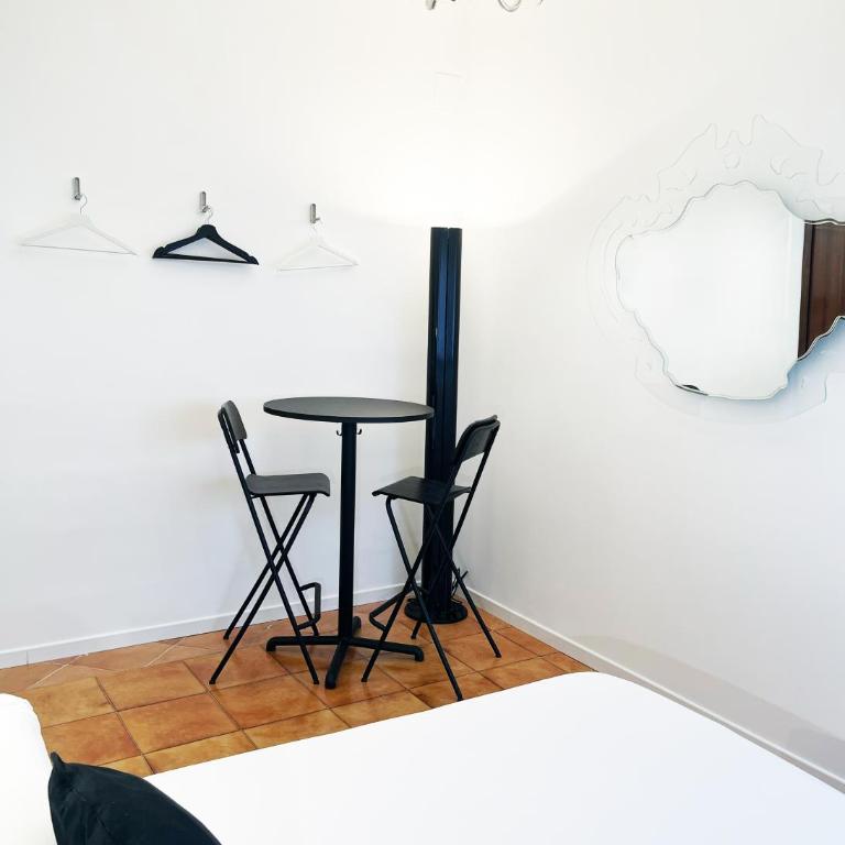 Salerno Place - Design House - Camera Matrimoniale/Doppia con Letti Singoli con Bagno Privato - 3