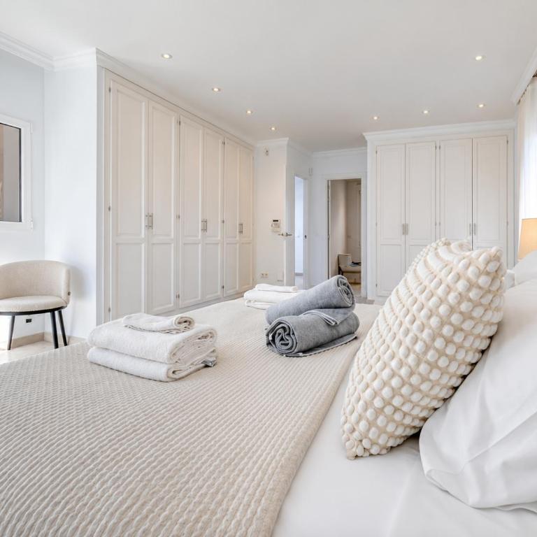 Stunning 5 Bedroom Villa in Puerto Banus with Pool - Villa - 36