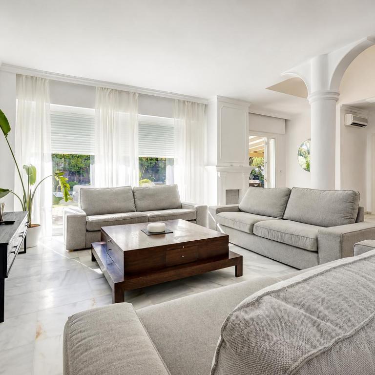 Stunning 5 Bedroom Villa in Puerto Banus with Pool - Villa - 40