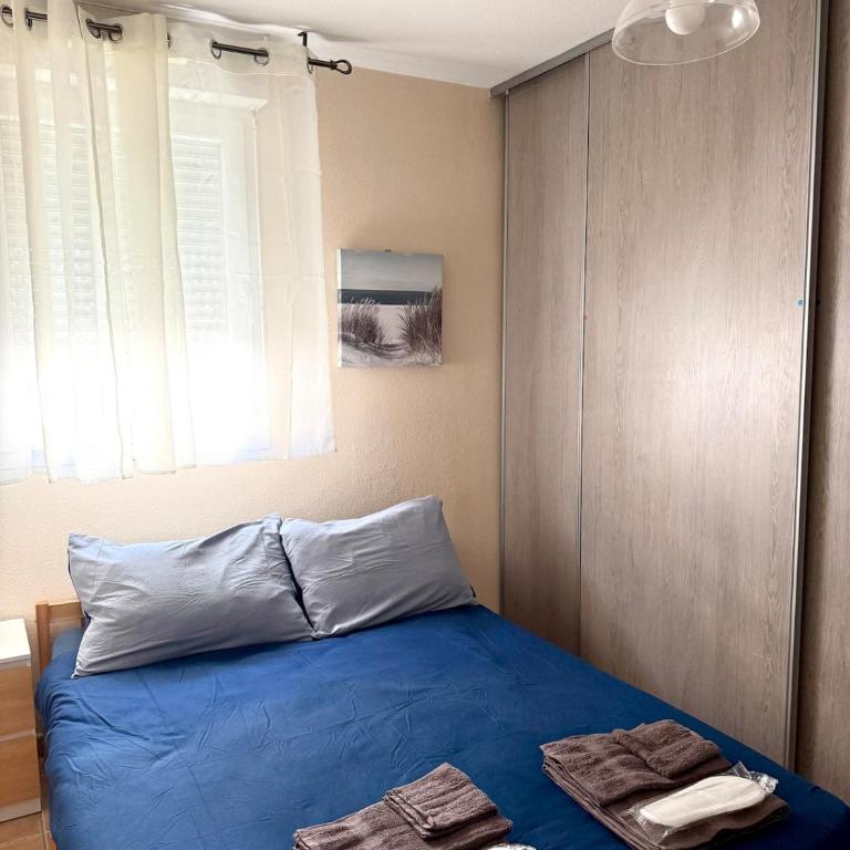 Terrace, aircon garage, elevator, near downtown - Apartment - 24