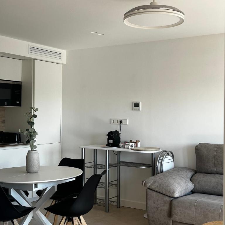 Apartamento premium en el centro de Dénia con vistas al castillo - Two-Bedroom Apartment with View - 44