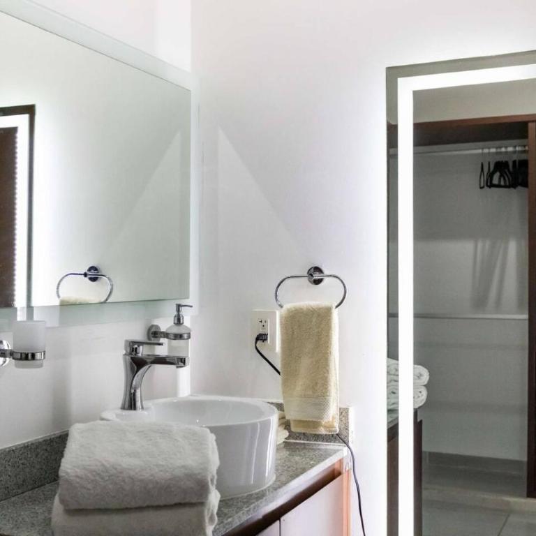 Spacious Apt with 2BR and Pool - Apartamento - 16