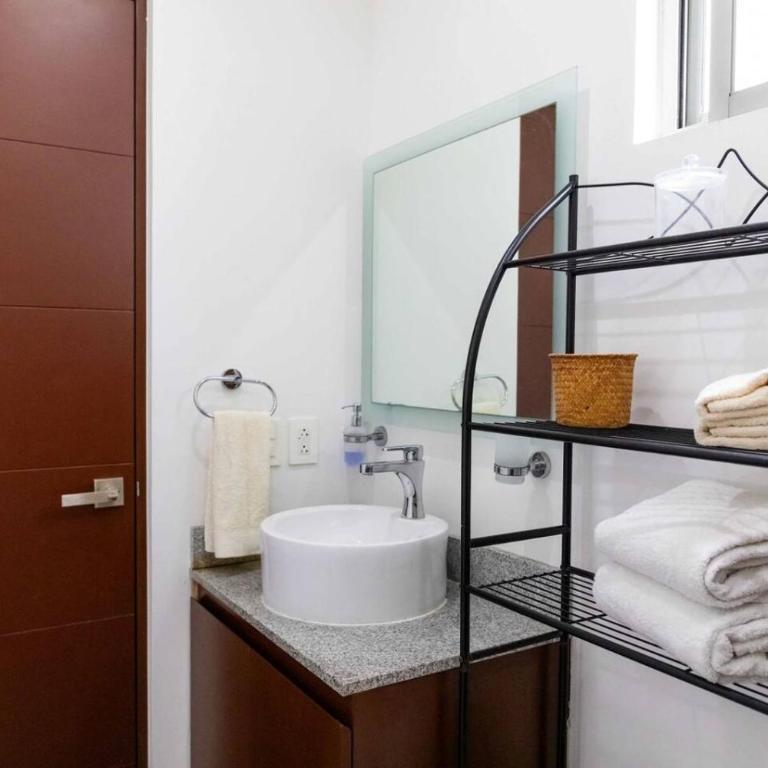 Spacious Apt with 2BR and Pool - Apartamento - 23