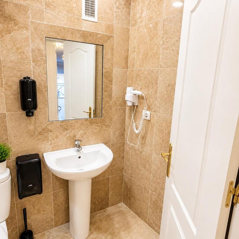 Viva Torremolinos Beach - Estudio con cama extragrande y sofá cama - 2