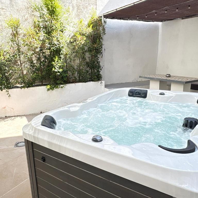 Home Apartments Jerez - Apartment with Private Patio and Outdoor Spa - 22