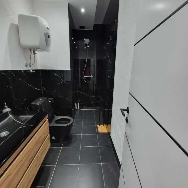 Black Swan Home Tuzla - Studio Apartment with Balcony - 12