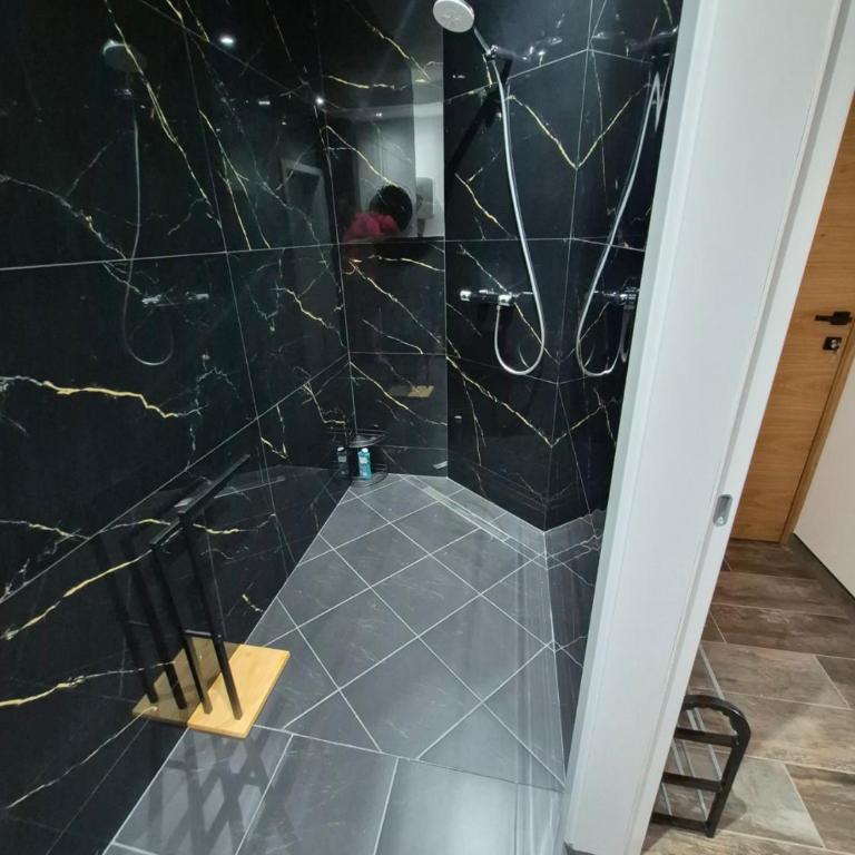 Black Swan Home Tuzla - Studio Apartment - 11