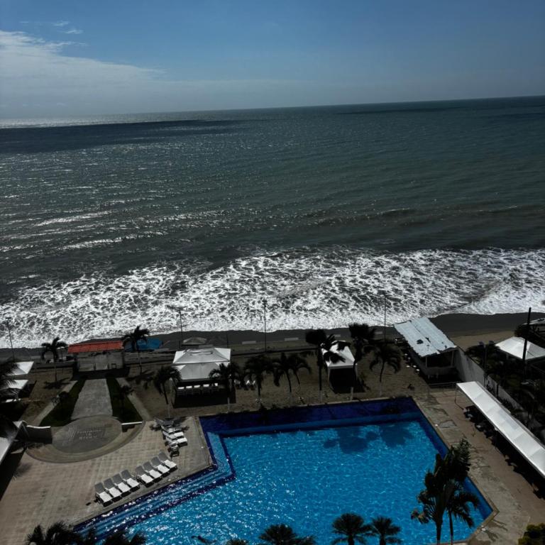 Departamento en Tonsupa, Fontaine Bleau - Apartamento de 2 dormitorios - 2