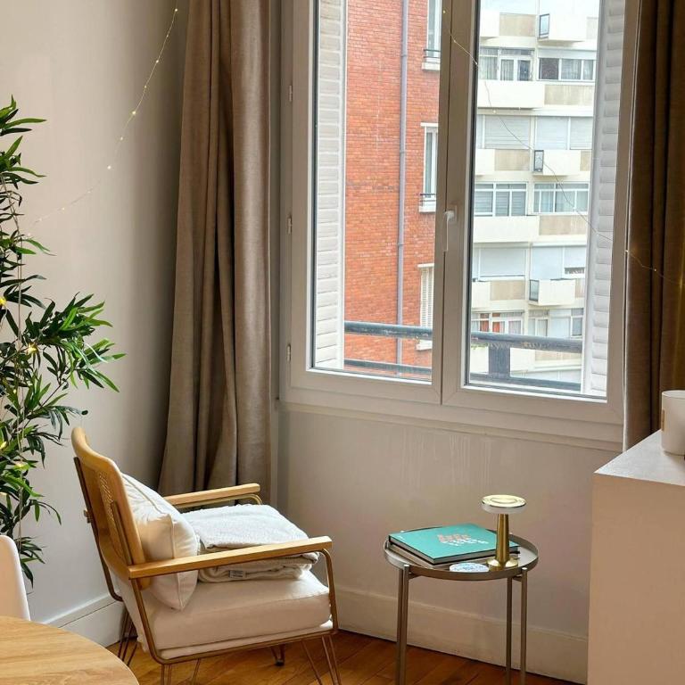 Charming Parisian Retreat with Eiffel Tower Views - Appartement - 8