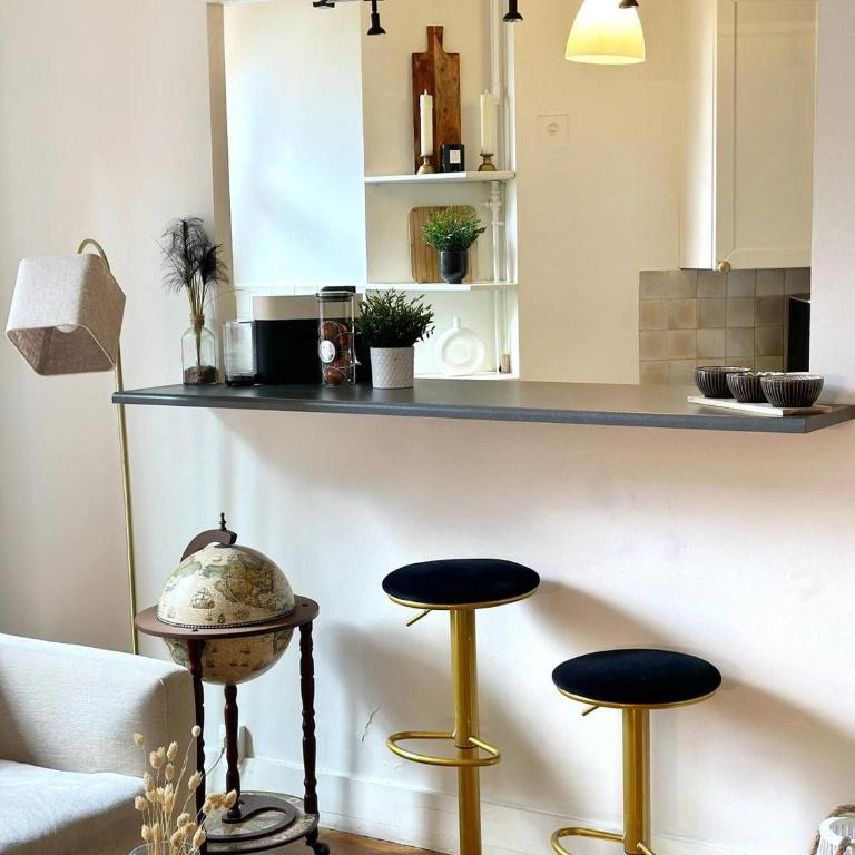 Charming Parisian Retreat with Eiffel Tower Views - Appartement - 11