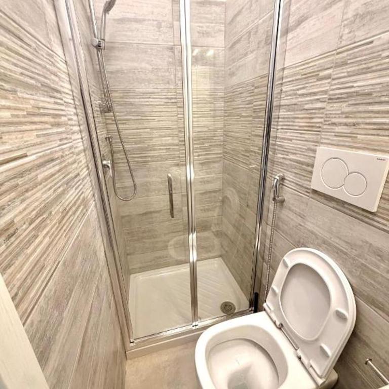 Bella Vista - Camera Quadrupla con Bagno Privato - 4