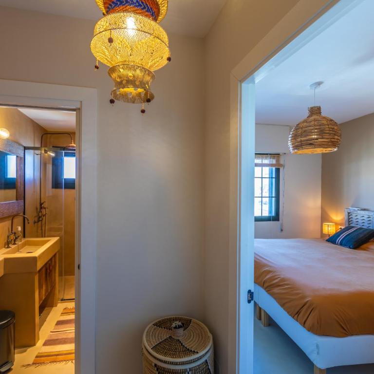 Refugio con dos terrazas - A 5 min de Playa de Los Lances y del Casco Antiguo - Apartamento Superior de 2 dormitorios - 42