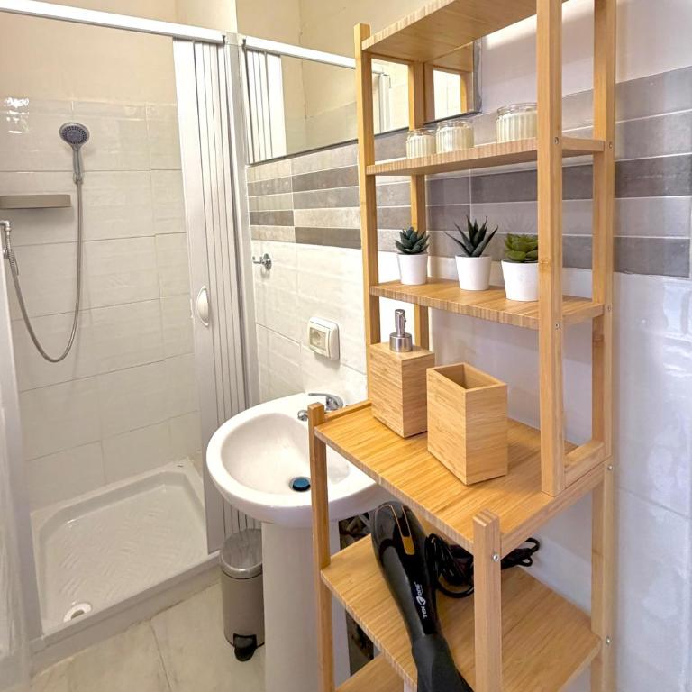 Aurasuite - Camera Matrimoniale con Bagno Privato - 5