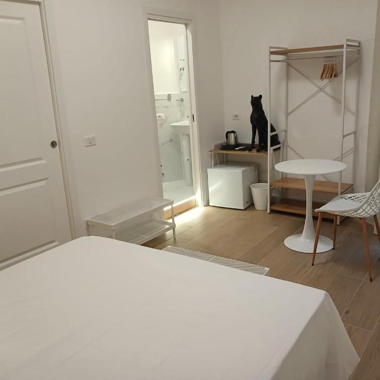 Rome Code Trastevere Guest House - Camera Matrimoniale con Balcone - 6