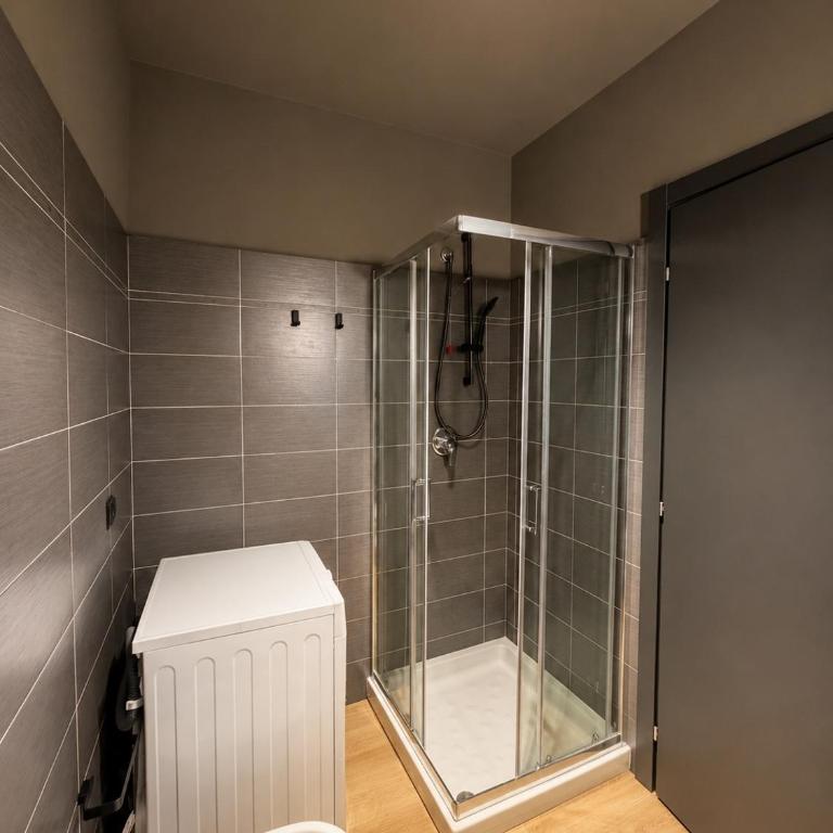 Skyline House - FREE PARKING & TERRACE - One-Bedroom Apartment - 3