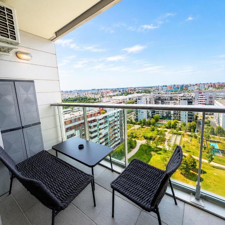 Skyline House - FREE PARKING & TERRACE - One-Bedroom Apartment - 12