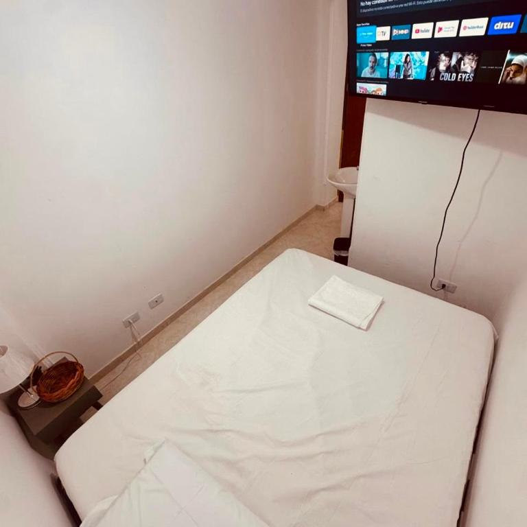Habitación Doble con Baño Privado, Smart TV y Wifi, Galán Deluxe - Habitación Superior - 1 cama grande - 1