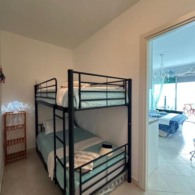 Casa del Sole - relax, vista mare, garage gratis a soli 5 min dal centro di Sanremo - Appartamento con 1 Camera da Letto e Terrazza - 12