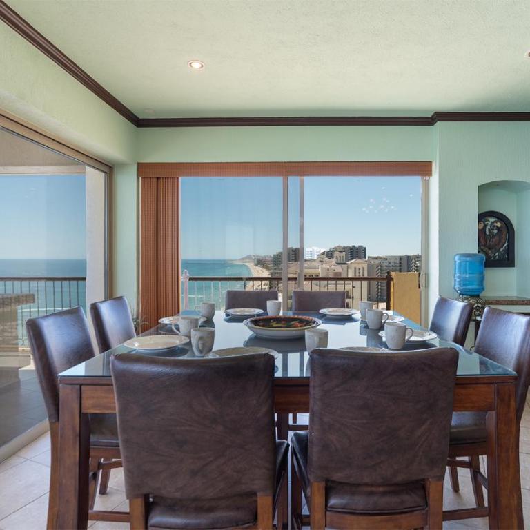One-Of-A-Kind Penthouse Luxurious Massive Ocean Front Condo - Maison de Vacances - 10