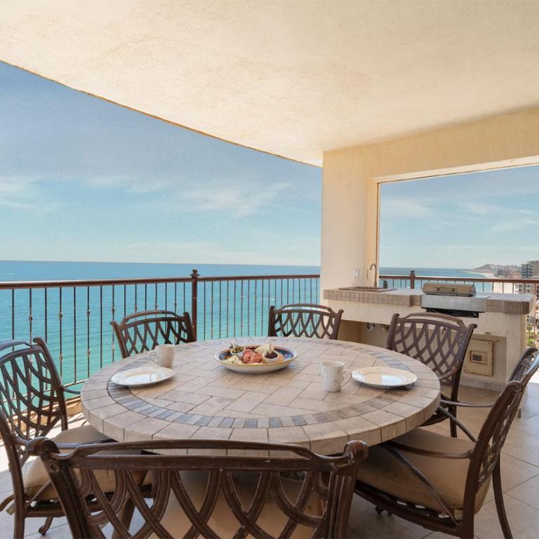 One-Of-A-Kind Penthouse Luxurious Massive Ocean Front Condo - Maison de Vacances - 16