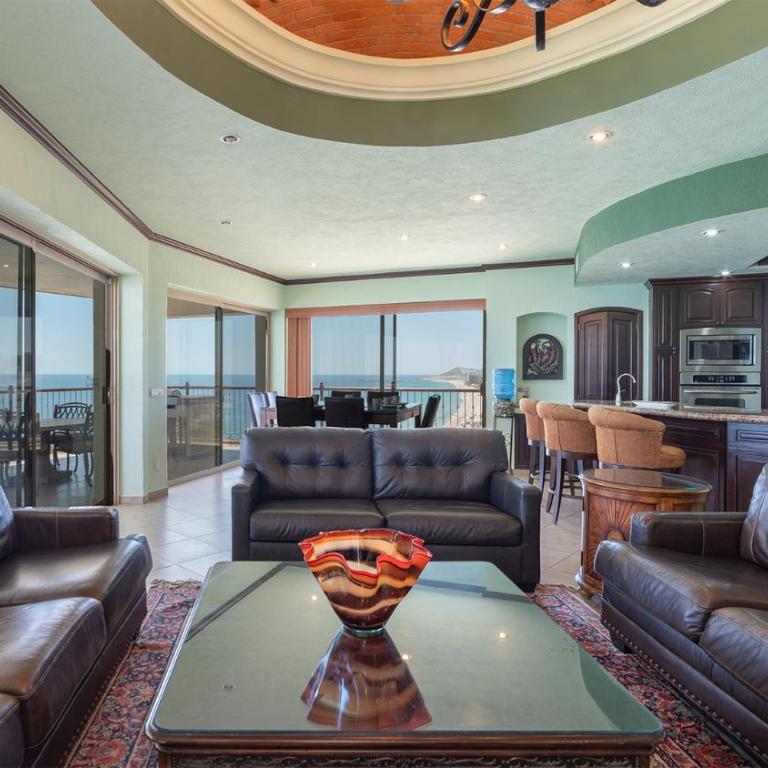 One-Of-A-Kind Penthouse Luxurious Massive Ocean Front Condo - Maison de Vacances - 17