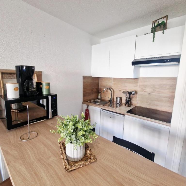 F2 avec terrasse et vue lagune RDC Cap Coudalère - Apartamento de 1 dormitorio con vistas al lago - 3
