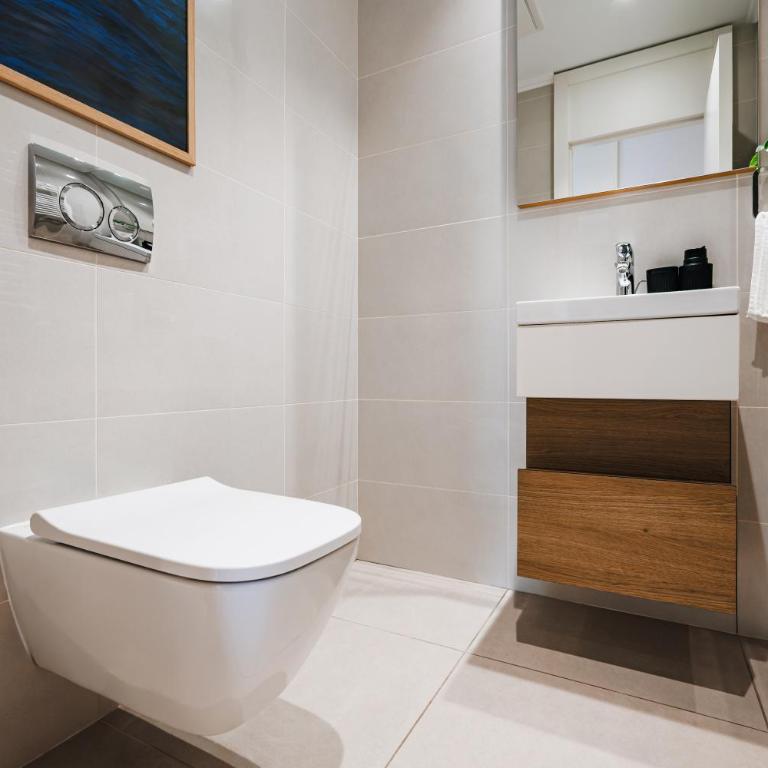 WF Waterfront Pearl wTerrace, Parking & Foosball - Three-Bedroom Premium Apartment with Balcony - 49
