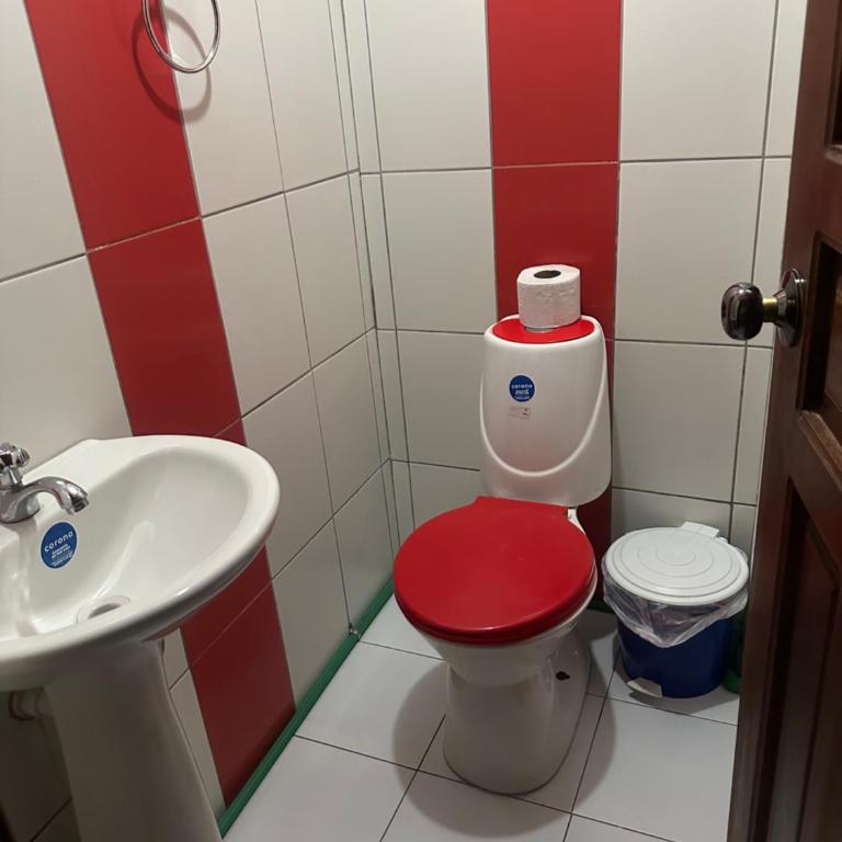 Alojamiento con parqueadero agua caliente y cocina completa - Apartamento de 3 dormitorios - 1