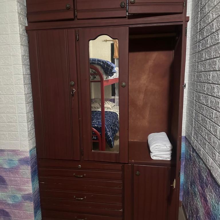Alojamiento con parqueadero agua caliente y cocina completa - Apartamento de 3 dormitorios - 2
