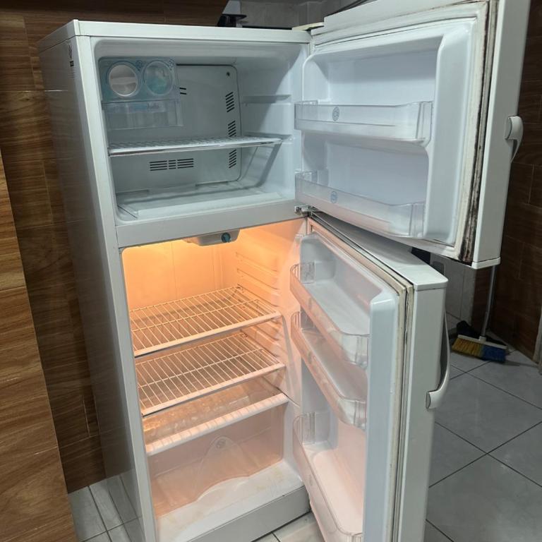 Alojamiento con parqueadero agua caliente y cocina completa - Apartamento de 3 dormitorios - 8