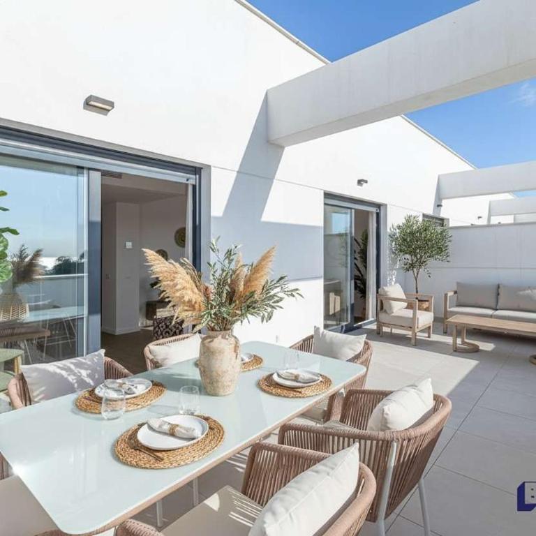 2BR Modern Seaviews w Pool and Gym - Appartamento - 29