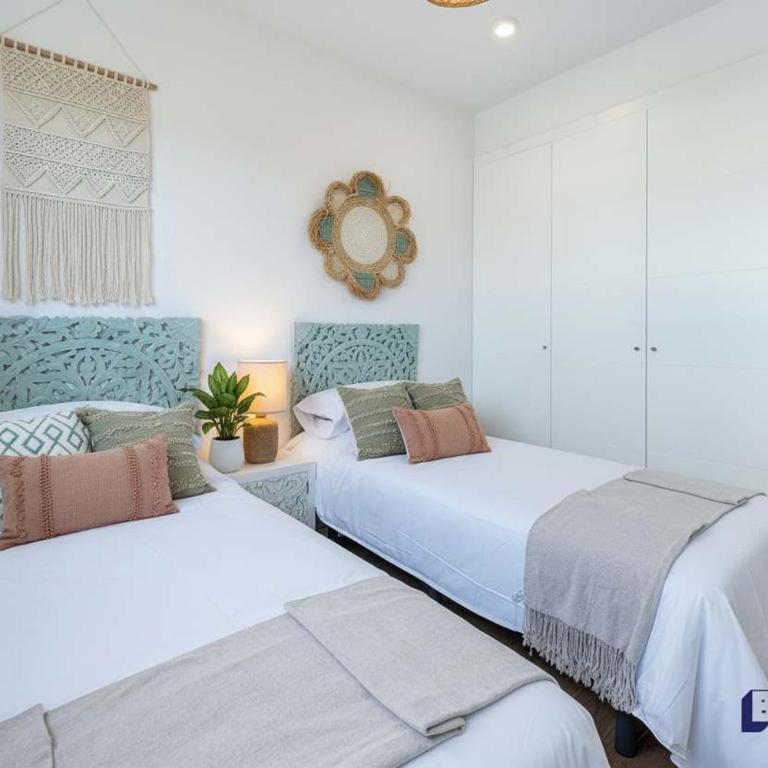 2BR Modern Seaviews w Pool and Gym - Appartamento - 33