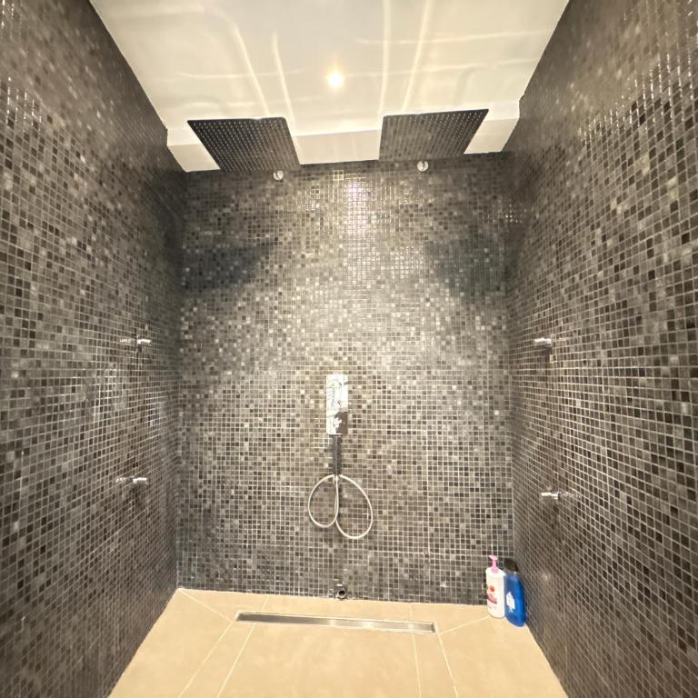 Home Apartments Jerez - Apartment with Private Patio and Outdoor Spa - 23