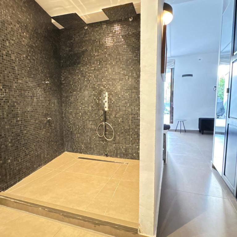 Home Apartments Jerez - Apartment with Private Patio and Outdoor Spa - 20