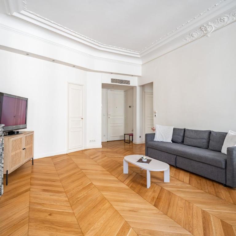 Prestige et Elégance aux Champs Elysees 80m2 - Two-Bedroom Deluxe Apartment - 5