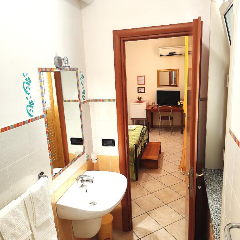 B&B Profumo di Zagara - Camera Matrimoniale/Doppia con Letti Singoli - 7