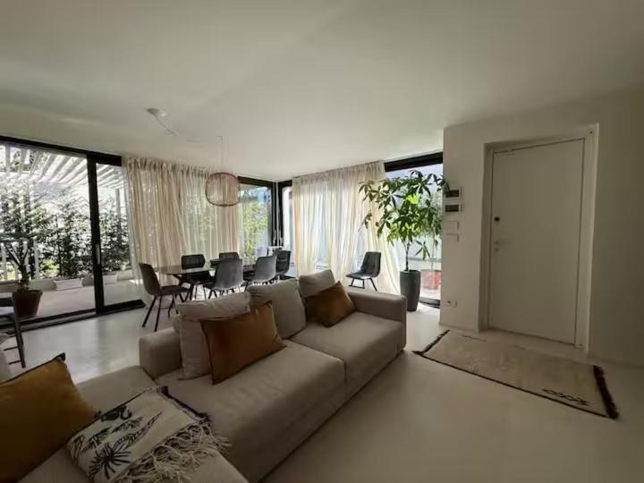 The Comfort Living Villa - Villa - 14