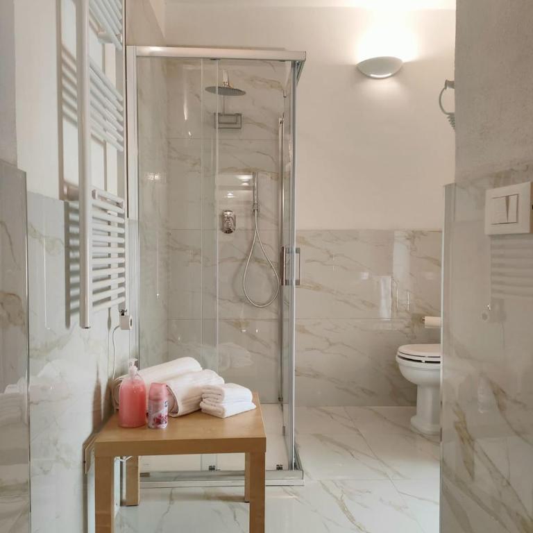Paisiello's rooms double with bathroom - One-Bedroom Apartment - 10