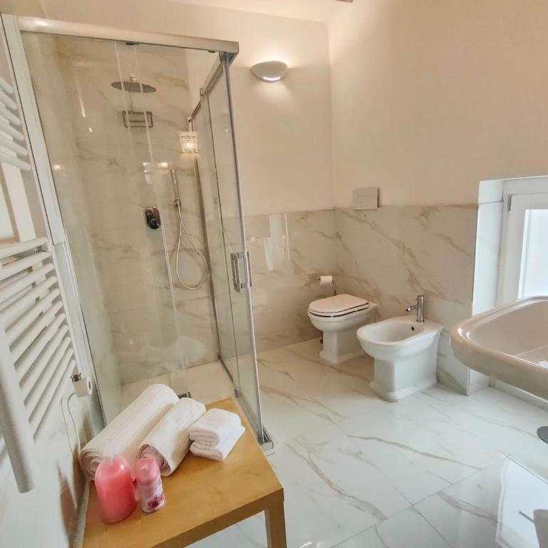 Paisiello's rooms double with bathroom - One-Bedroom Apartment - 18