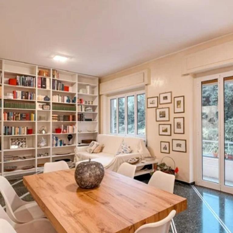 FRONTE del PORTO - Appartamento con 2 Camere da Letto - 1