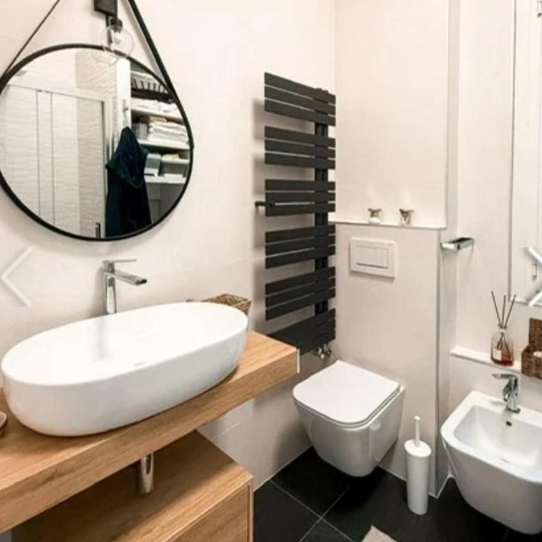 FRONTE del PORTO - Appartamento con 2 Camere da Letto - 2