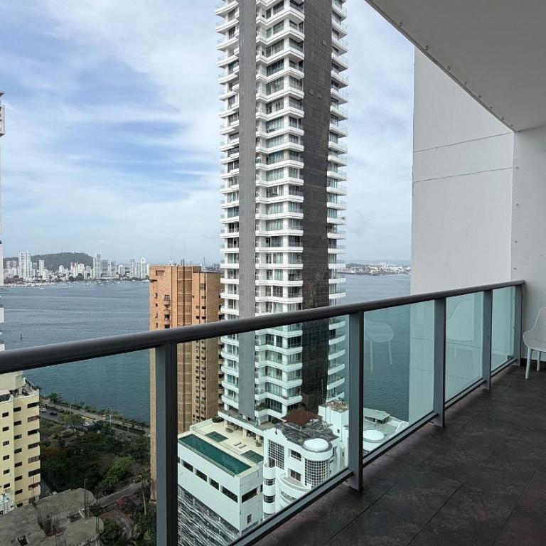 Infinitum - Spectacular sea view 25th floor apt - Apartment - 40