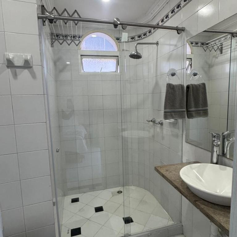 Playa Mar Apt with pool, views and beach access - Two-Bedroom Apartment - 3