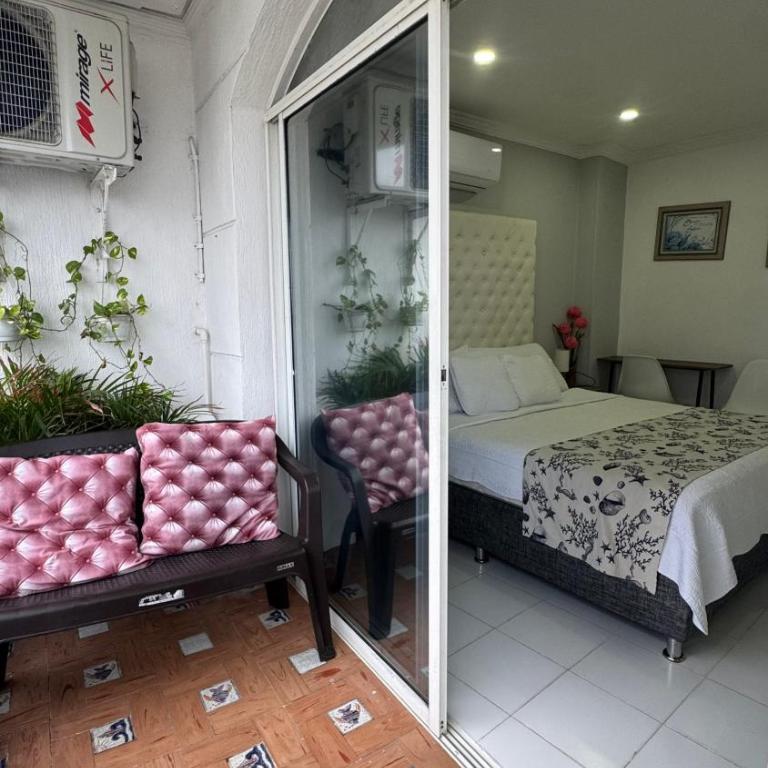 Playa Mar Apt with pool, views and beach access - Two-Bedroom Apartment - 13