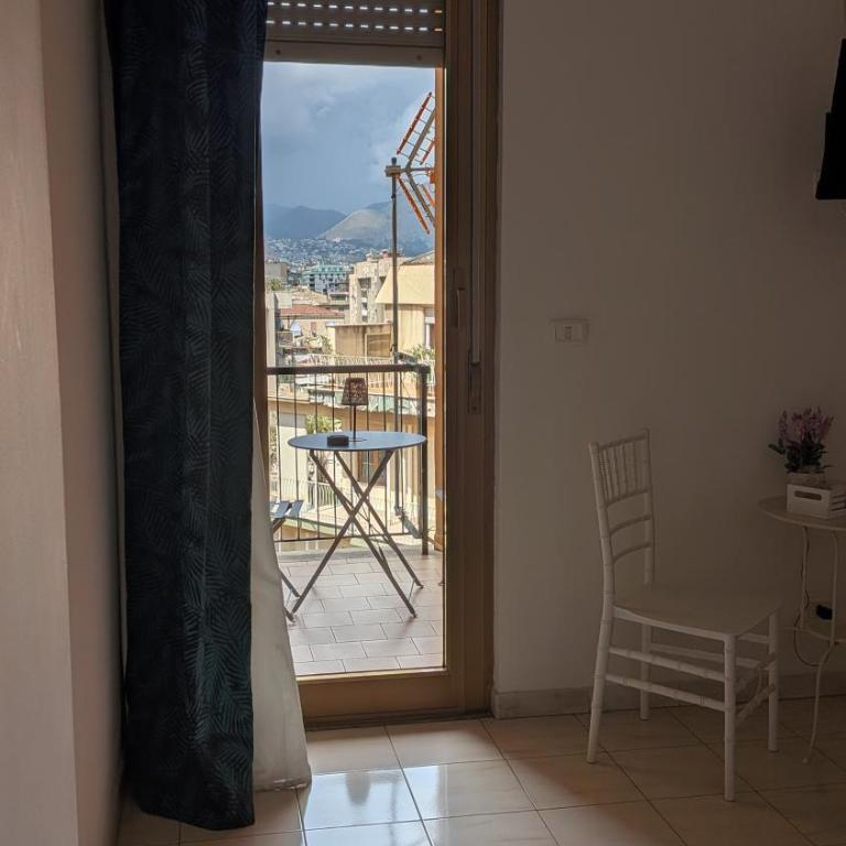 Port Side Elegance Palermo - Deluxe Doppelzimmer mit Blick auf das Schloss - 5
